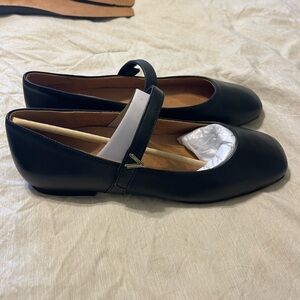 Vionic Black Mary Jane Flats with V Accent Strap